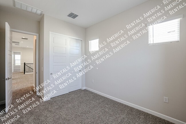 Building Photo - Desirable Community of Arabella