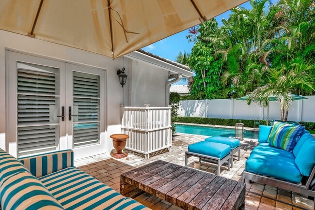 Building Photo - 136 Worth Ct S