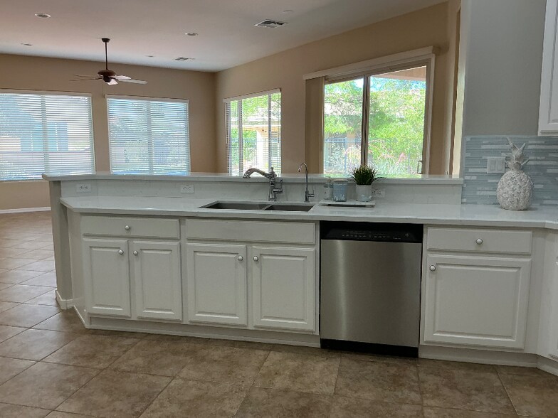 Building Photo - 12840 W Santa Ynez Dr