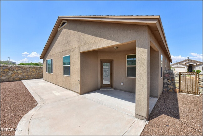 Building Photo - 6560 Westfield Dr