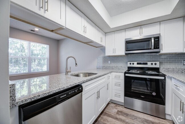 Building Photo - Wexford Lakes Apartments and Townhomes