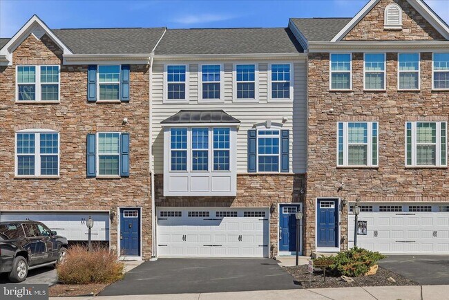 Building Photo - 166 Trout Lily Dr