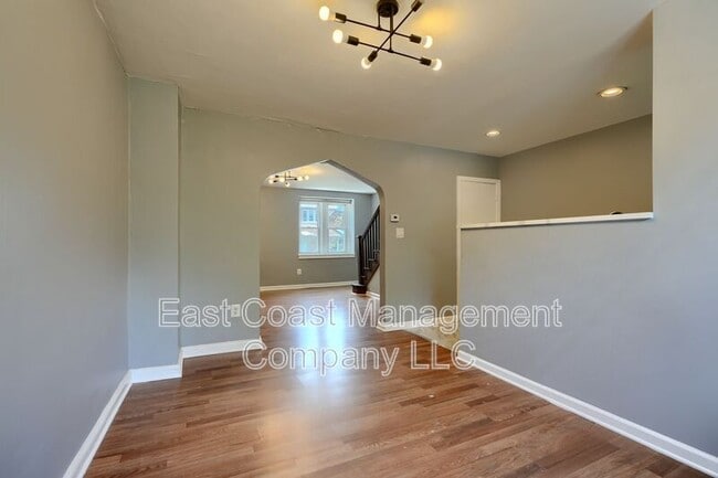 Building Photo - 5044 Chalgrove Ave