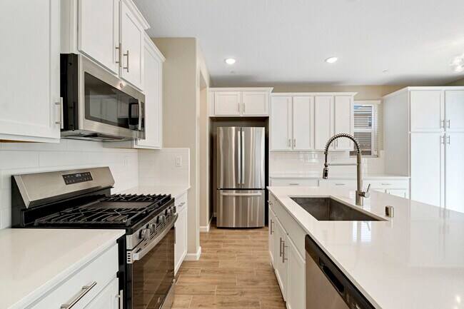 Building Photo - 1116 Encore Wy W