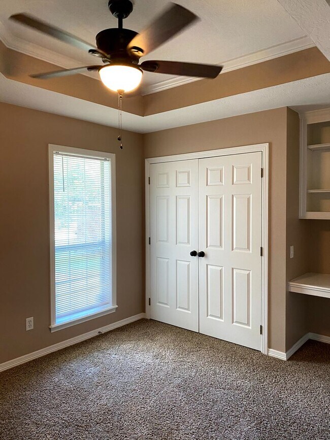 Building Photo - FABULOUS THREE BEDROOM HOME WITH LARGE DECK, FIREPLACE AND FLEX ROOM