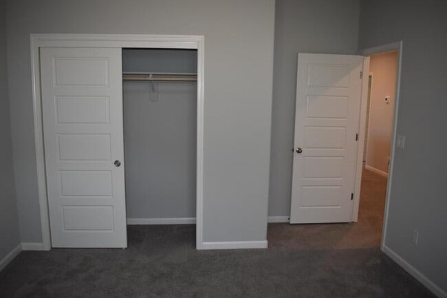 Building Photo - 610 Wood Crest Ave