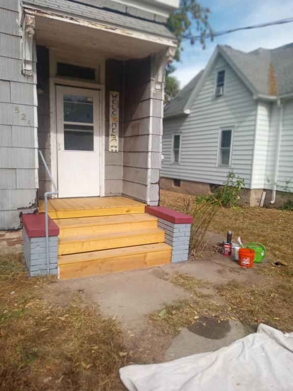 Building Photo - 526 Fairholm Ave