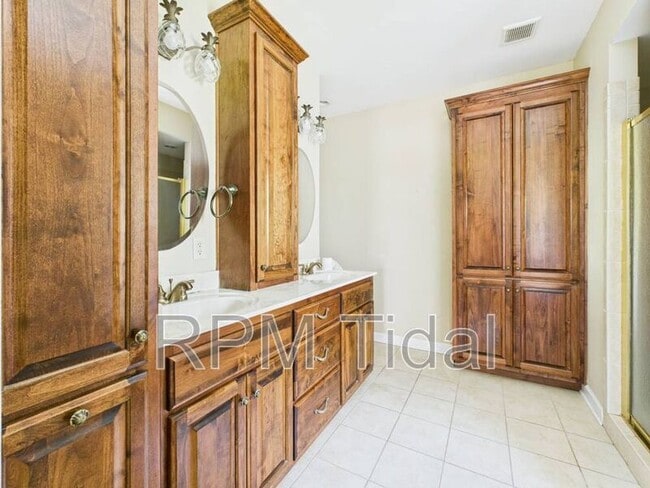 Building Photo - 4905 Burnley Dr