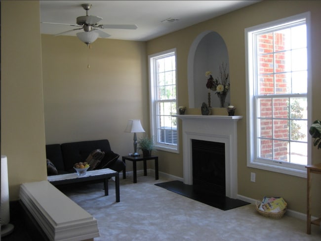 Building Photo - 897 Ivydale Ln SW