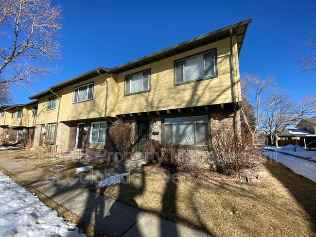 Primary Photo - 564 S Carr St