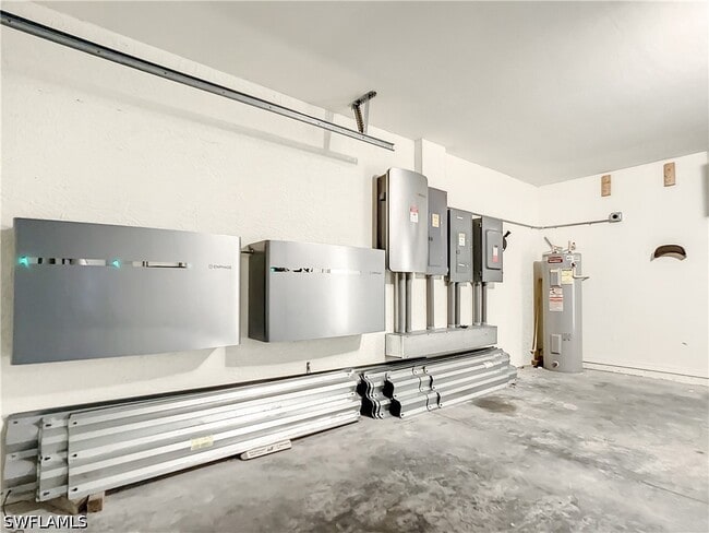 Building Photo - 2129 Viscaya Pkwy