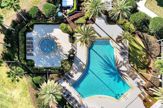 Building Photo - "Fully Furnished 3-Bedroom Condo in Desirable Heritage Crossing"