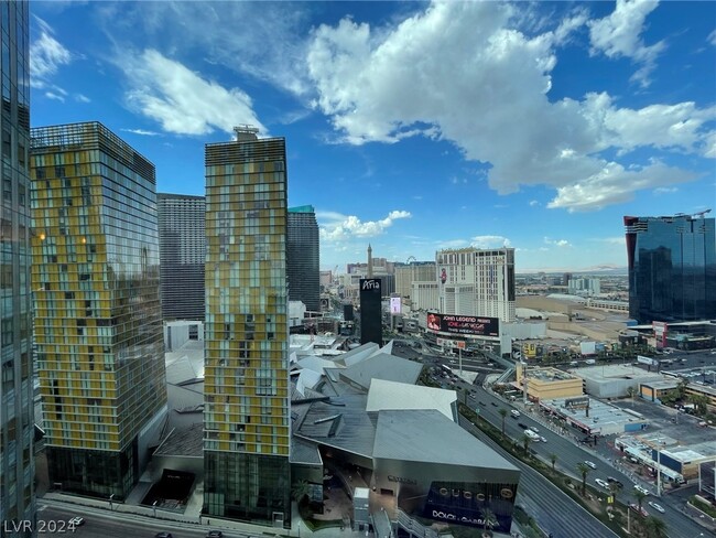 Building Photo - 3750 S Las Vegas Blvd