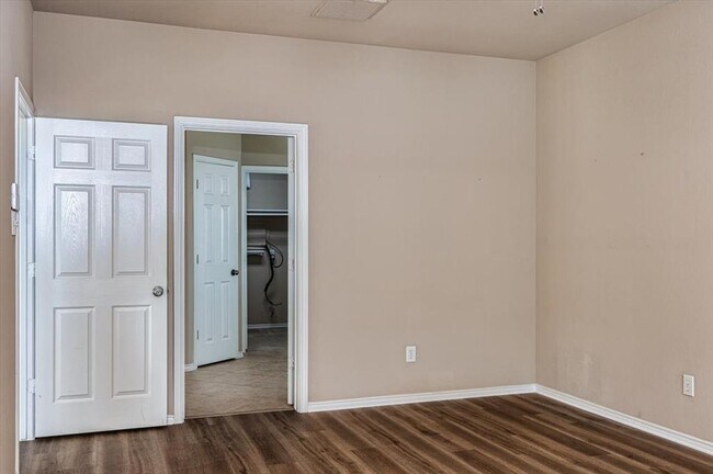 Building Photo - 4531 Long Creek Dr
