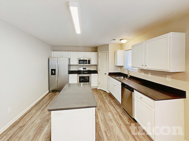 Building Photo - 2675 Chatfield Dr