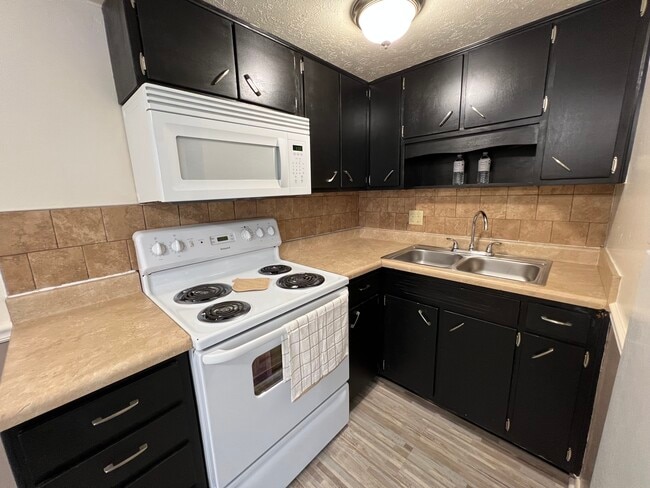 1 Bed Garden - Mayfair Apartment Homes