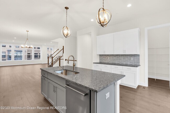 Building Photo - 5 Blaisdell Ct