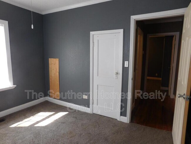 Building Photo - 706 Burn Rd