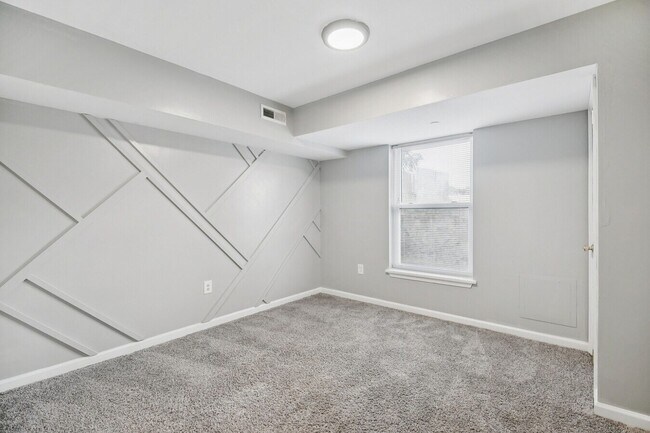 Building Photo - 3416-3422 N Sydenham St