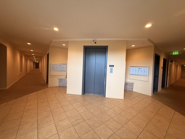 Building Photo - 200 Elm St