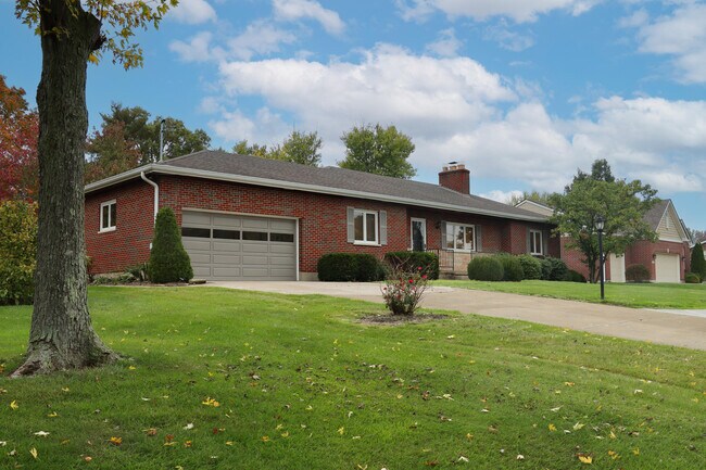 Building Photo - 937 Collins Rd