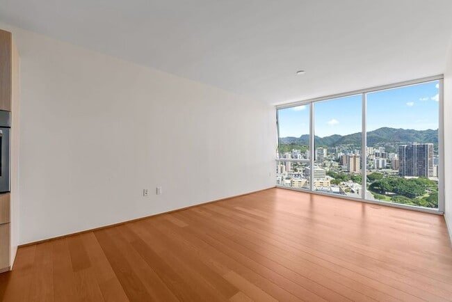 Building Photo - 888 Kapiolani Blvd