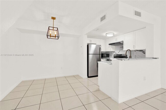 Building Photo - 675 NW 85th Ct