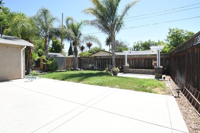 Building Photo - Remodeled and Charming 3 Bedroom 2 Bath Santa Clara Home!