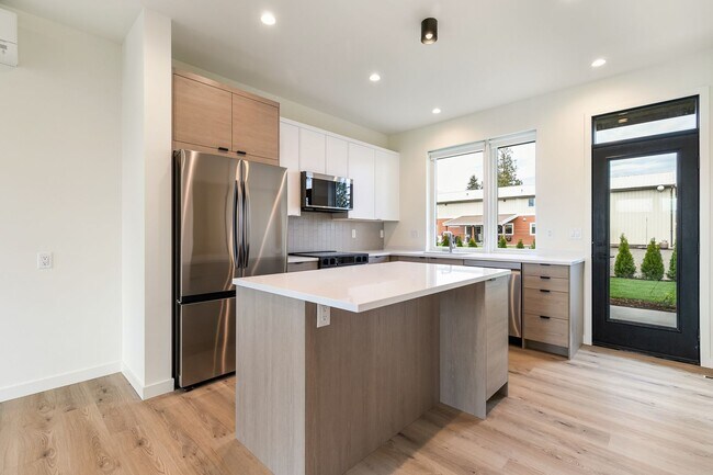 Interior Photo - 304-308 Cedar St