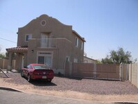 Building Photo - 914 E Hedrick Dr