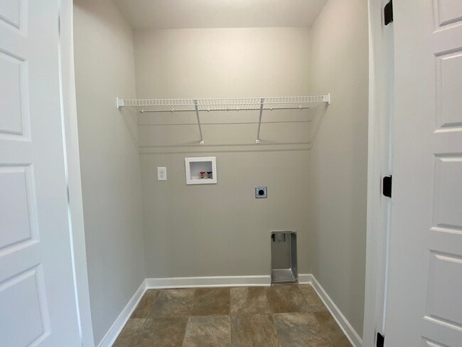 Building Photo - Home for Rent in Talladega, AL!!! Available to View with 48 Hours Notice!
