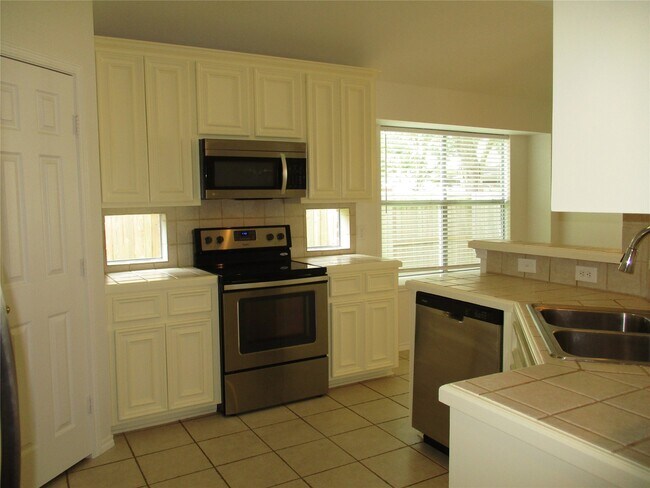 Building Photo - 3610 Darby Ct