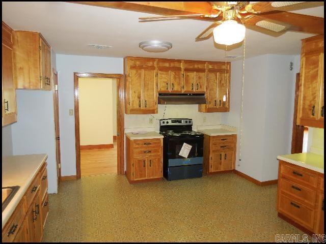 Building Photo - 5212 Lynch Dr