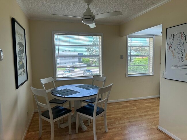 Building Photo - 313 Normandy Ln