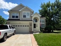Building Photo - 2800 E Bridleway Ct
