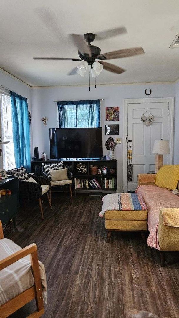 Building Photo - Lakebottom Park 2Bedroom