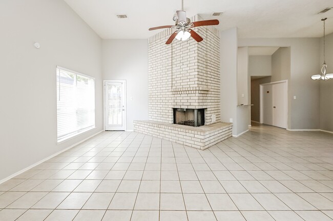 Building Photo - 3009 Walnut Springs Dr