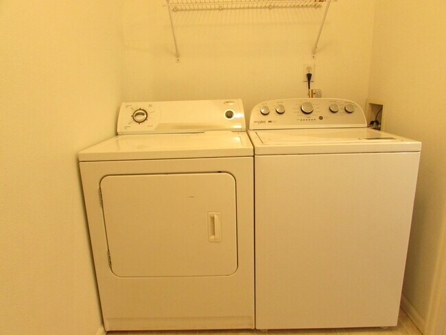 Building Photo - 406 Grays Peak Ct