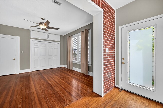 Building Photo - 711 Fargo St