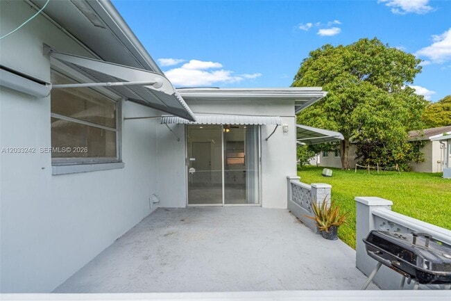 Building Photo - 7505 NW 58th St