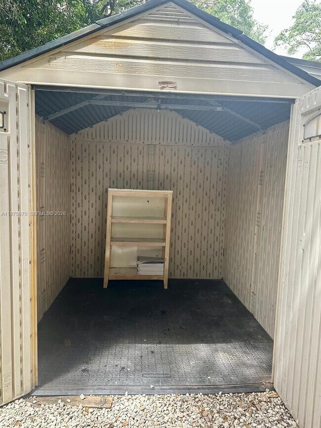 Building Photo - 1750 NE 144th St