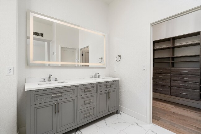 Building Photo - 7400 E Gainey Club Dr