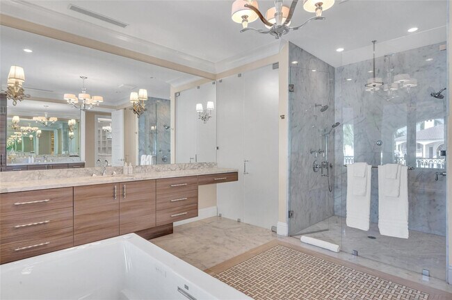 Building Photo - 156 Fiesta Way