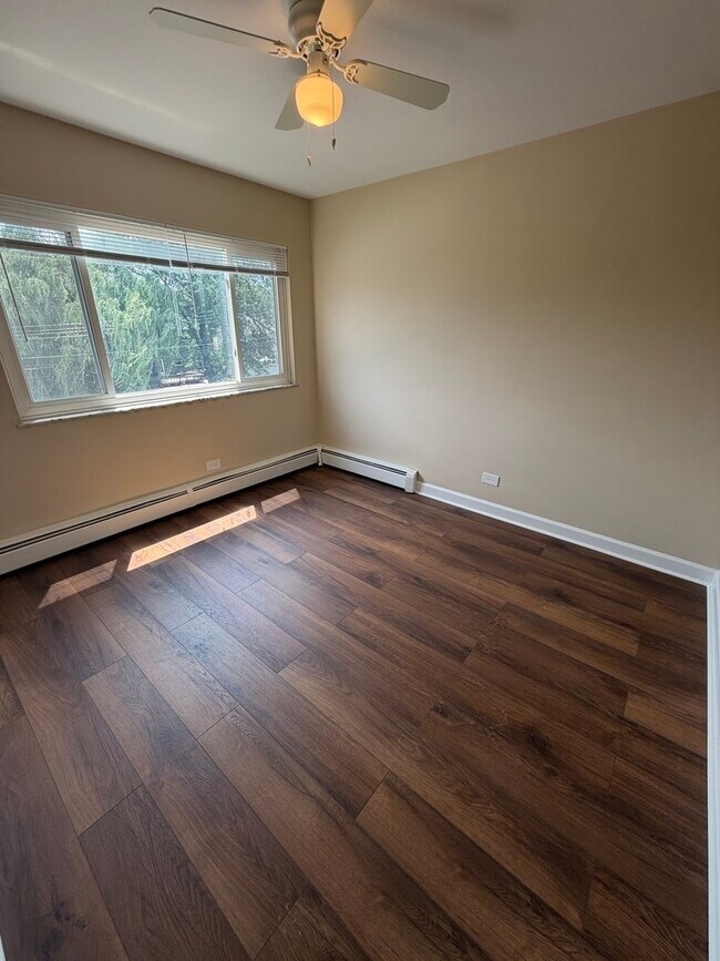 Building Photo - 573 Pershing Ave