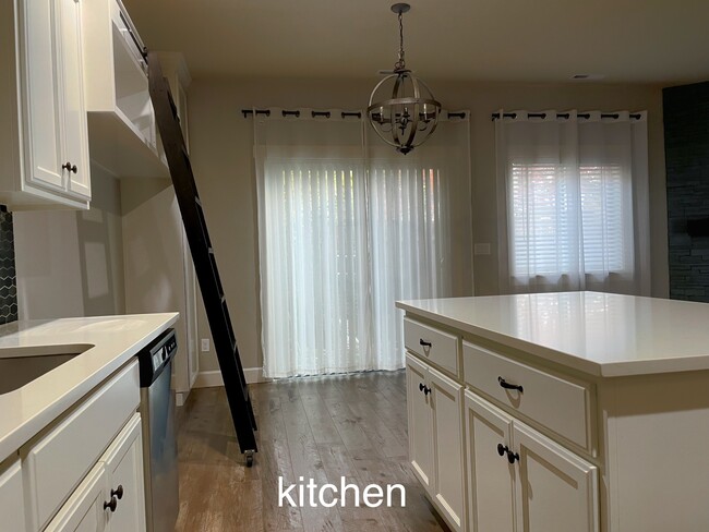 Kitchen side view - 11440 SE Aquila St