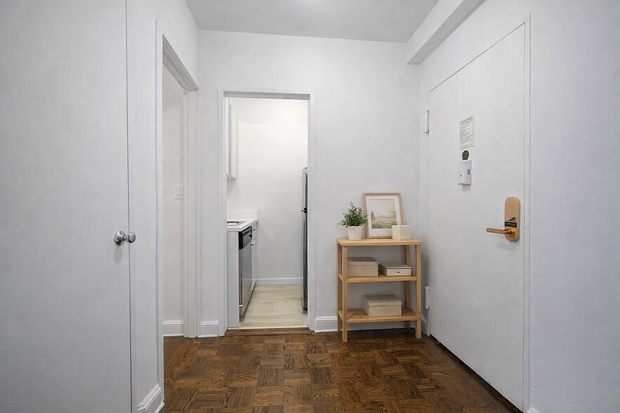 Building Photo - 337 E 41st St