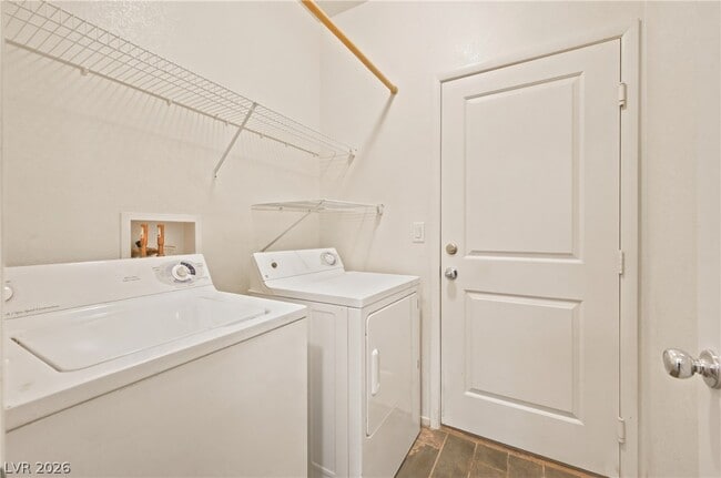 Building Photo - 9293 Palmetto Park Ct
