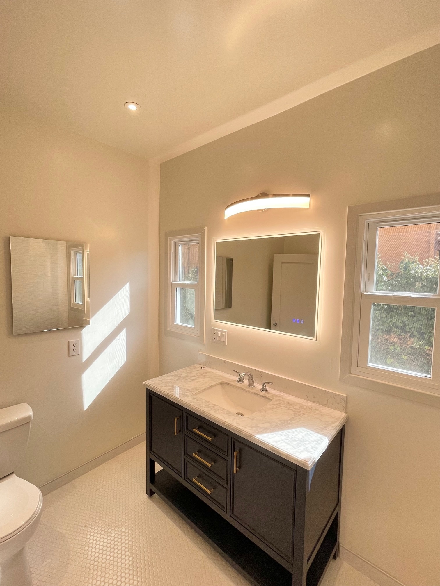 Building Photo - 1035 Meadowbrook Ave