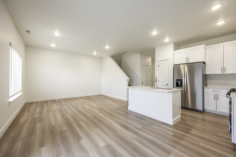 Building Photo - 1303 E 920 N