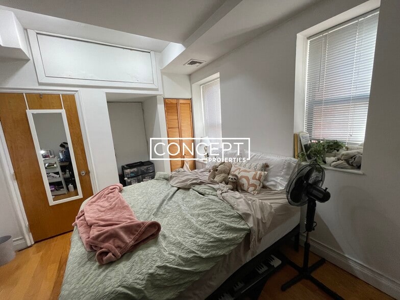 Building Photo - 64 Louis Prang St